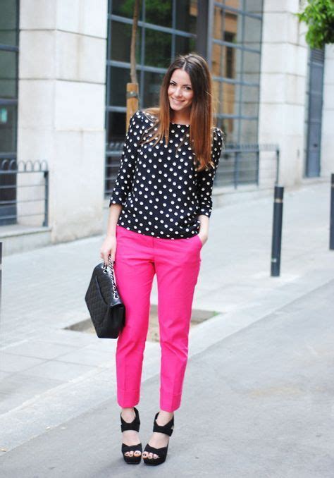 Best How To Wear Pink Pants Outfits Shirts Ideas In 2020 Hot Pink