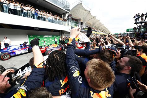 Brazilian Grand Prix 2019 Race Report And Highlights Verstappen Heads Gasly In Brazil As