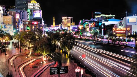 Blurred Las Vegas Cityscape Slight Hdr Effect With Photomatix Pro