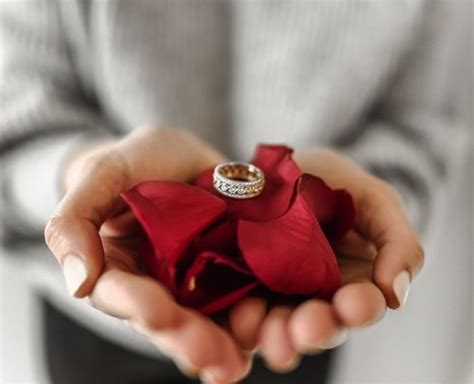 Https://wstravely.com/wedding/how Much Should A Man Spend On His Wedding Ring
