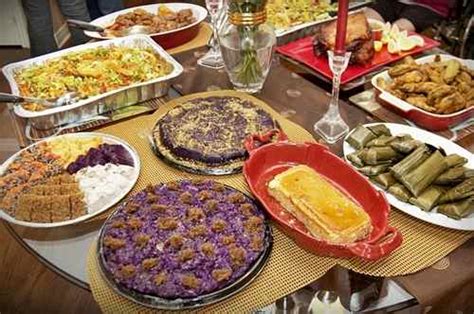 Families and friends gather together to share a a list of filipino christmas dishes that will spark that holiday spirit. The Hip & Urban Girl's Guide: Urban Eats - Filipino ...