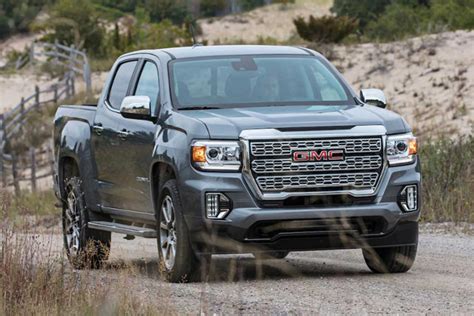 2021 Gmc Canyon Pickup Gets Heroic Grille Interior Upgrades Autoblog