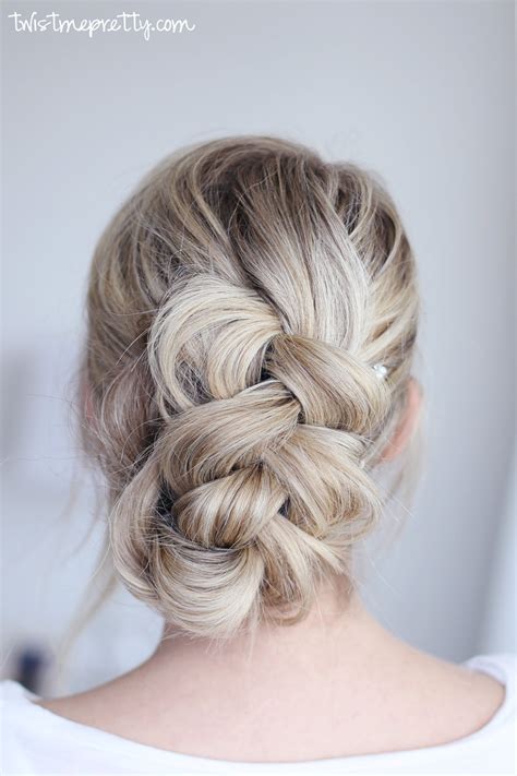 These are simple and trendy hairstyles that will save you time in the morning! Easy Braided Updo - Twist Me Pretty