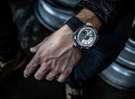 Prices for square sevenfriday watches generally fall between 770 and 1,400 usd. SevenFriday V-series | Sevenfriday, Sevenfriday watch ...