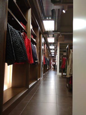 321 nut tree road, suite 2 vacaville, ca 95687. Burberry Factory Shop (London): UPDATED 2021 All You Need ...