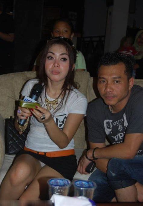 Syahrini Indonesian Sexy Celebs Biography
