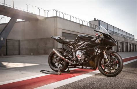 Video Intermission Triumph Moto2 Testing Bike Urious