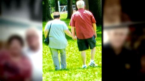 Couple Married For 56 Years Dies Hours Apart While Holding Hands Wsvn 7news Miami News