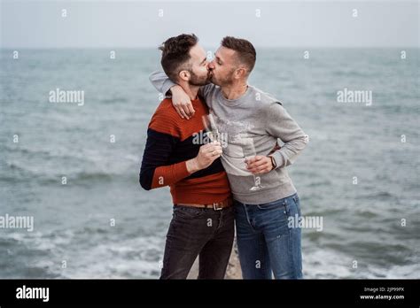 Homosexuelle küsse Fotos und Bildmaterial in hoher Auflösung Alamy