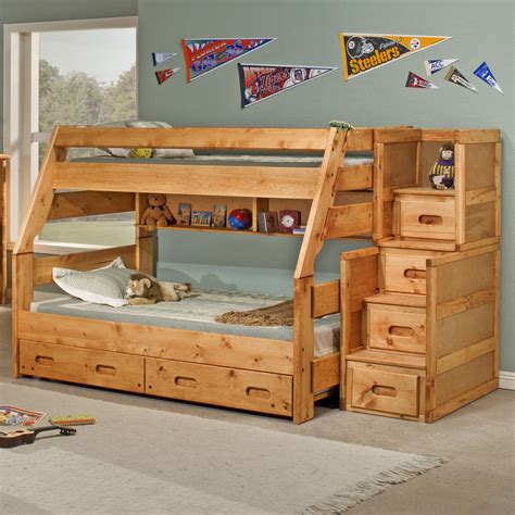 Girls' bunk beds with stairs are now continuously renovated and drawn into a better bed design where stairs can always play an important part. Twin over Full Bunk Bed with Stairs for Safety | atzine.com