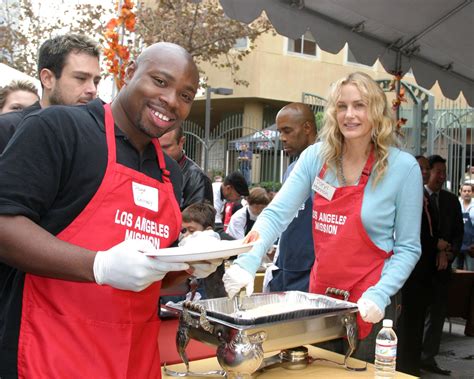 Celebrities Help to serve Thanksgiving Dinner to the homeless at the LA