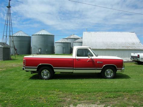 Dodge Ram 2500 Ram 1986 White And Red For Sale 1b7kd24w8gs067550 1986