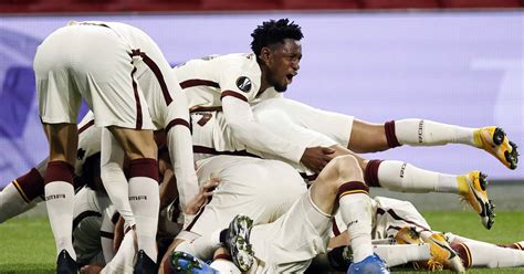 Dan saat ini kamu sedang nonton bola online live streaming pertandingan as roma vs ajax. LIVE. Ibanez zet Roma met snoeiharde uithaal op voorsprong ...