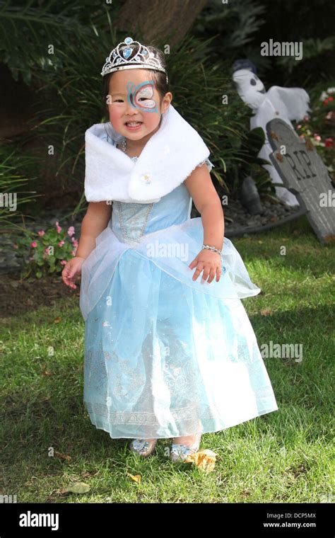 Katherine Heigls Daughter Naleigh Attends A Halloween Party At A Private Residence Dressed As A