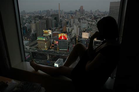 Measures 207 mm long, 60 mm wide and 74 mm high. Gallery of Films & Architecture: "Lost in Translation" - 4