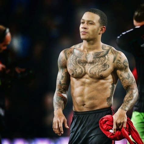 Favorite celebrities tattoos memphis tattoo memphis depay memphis depay tattoo statue soccer buddha statue celebrities. On arms and body | Hombres negros, Hombres y Deportes