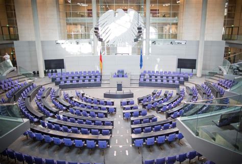 Die aufgaben des bundestags beschränken sich bei weitem nicht auf die gesetzgebung. Bundestag: Was von der Wahlperiode übrig bleibt - WELT