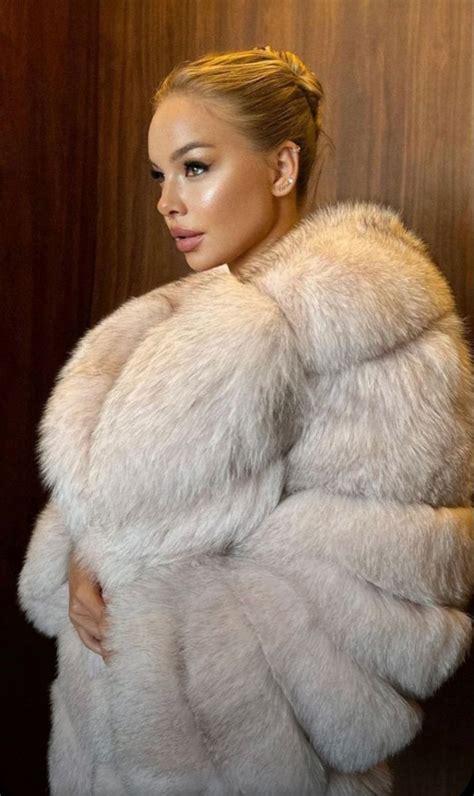 pin by roxana russo on roxana wonderful fur world fur coat fashion fur fashion fur coat