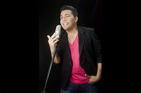 Junior Santiago Ex Vocalista Del Binomio De Oro Sonando Duro En El