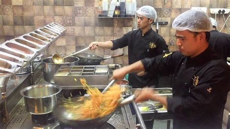 Fastest Chinese Food Noodles Chef In The World Chinatowns Best Food