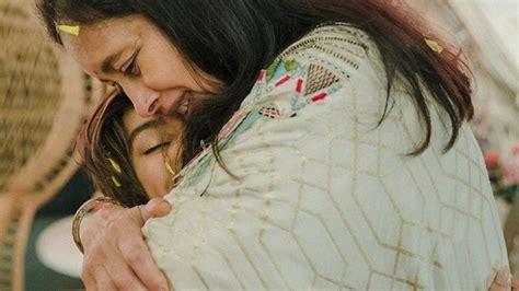 Shibani Dandekars Mom Tightly Hugging Her At Mehendi Ceremony With