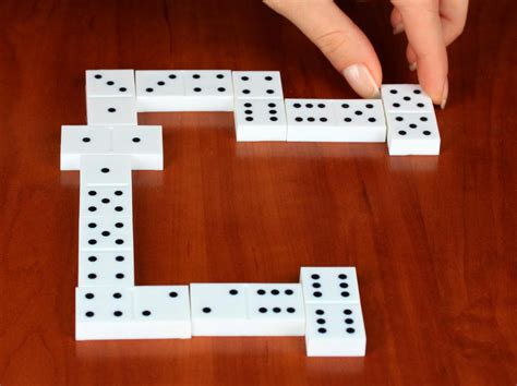 What Games Are Played With Dominoes With Pictures