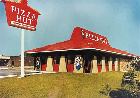 Motion graphics created for pizza hut menu boards. #TBT: The Story of Pizza Hut's Red Roof