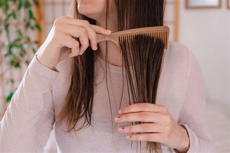 6 Ways to Straighten Your Hair Naturally
