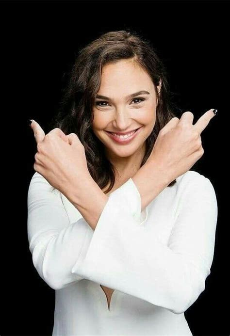 pin by dave deangelo white on the middle gal gadot gal gadot wonder woman gal
