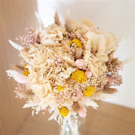 Le coquelicot tient difficilement en bouquet, les fleurs se fanant très rapidement. Bouquet de fleurs séchées hortensia | Nature & Découvertes