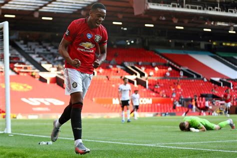 Roma endured a terrible first ten minutes with jordan veretout forced off injured before bruno fernandes clipped in the opening goal from edinson cavani's adroit pass. Super Martial nets hat-trick as the Pogba-Fernandes era ...