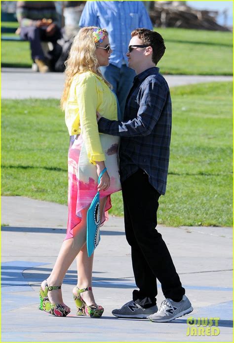 Courteney Cox Busy Philipps Dan Byrd Kiss For Cougar Town Photo