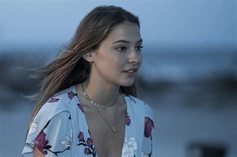 Outer Banks Season 2 Sarah Cameron How Madelyn Cline Became Sarah Images And Photos Finder