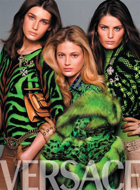 Photo Feat Eugenia Volodina Versace Autumnwinter 2004 Ready To