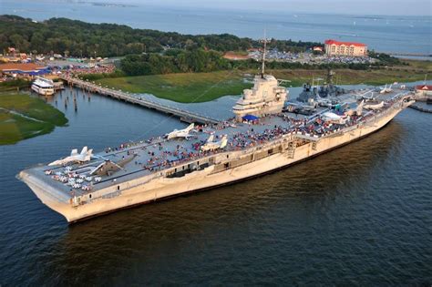 Uss Yorktown 2 Toured Her At Patriots Point Charleston Sc With