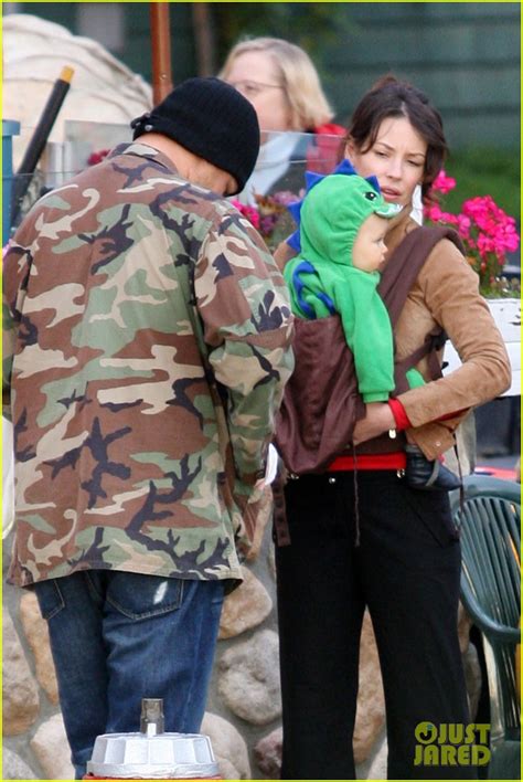 Evangeline Lilly And Son Out In Vancouver Photo 2592777 Evangeline Lilly Photos Just Jared