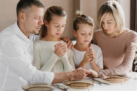 11 Doa Kristen Untuk Keluarga Agar Sehat Bahagia Dan Damai Selalu