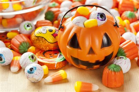 Sewing Needle Reportedly Found In Halloween Candy Timmins News