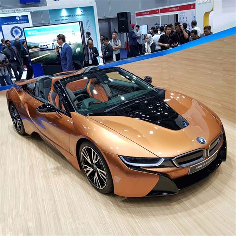 Mula diperkenalkan pada 2014, model sport bmw i8 coupe (2018) kini sekali lagi terjah pasaran tempatan dengan penampilan lebih mengancam dan berkuasa. New i8 Roadster lands in Kuala Lumpur! - BMW Malaysia at CEPSI 2018