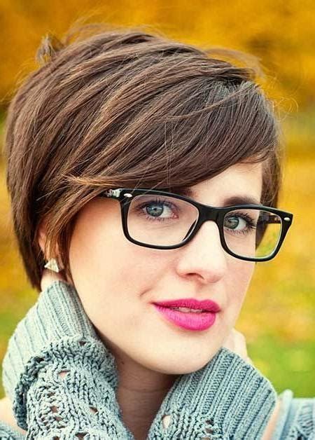 20 Ideas Of Short Haircuts For Women Who Wear Glasses