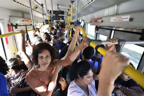 Comissão Da Câmara Aprova Proibição De Passageiros Em Pé Dentro De ônibus Cb Poder