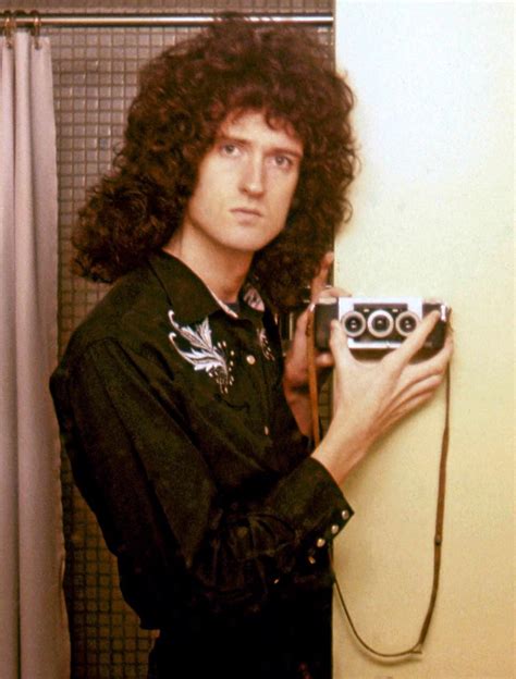 Back to the light limited collectors edition boxset: Brian May, lead guitarist of Queen, taking a selfie (1978 ...