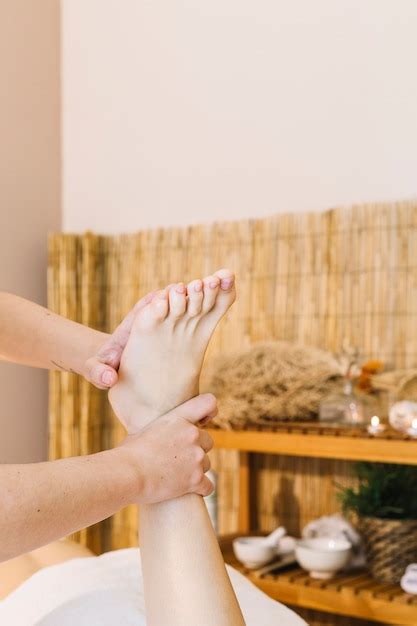badekurort und massagekonzept mit füßen kostenlose foto