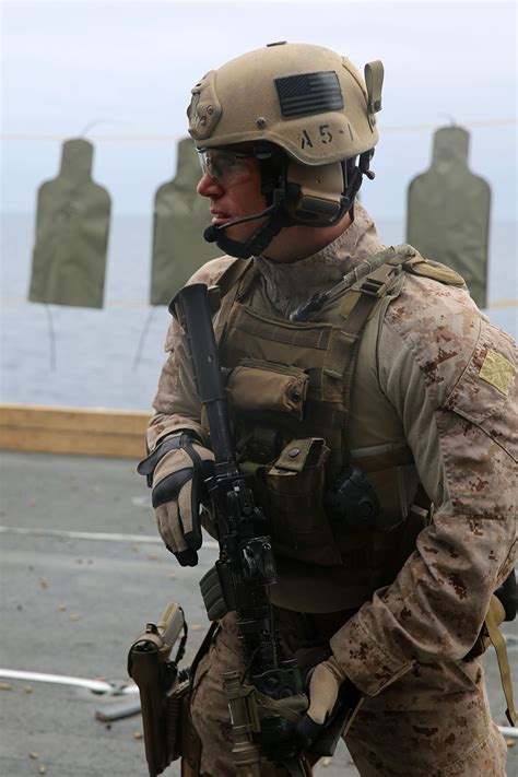 11th Meu Raid Force Conducts Live Fire Training At Sea