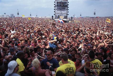Massive Crowd At Woodstock 99 Photograph By Concert Photos Pixels