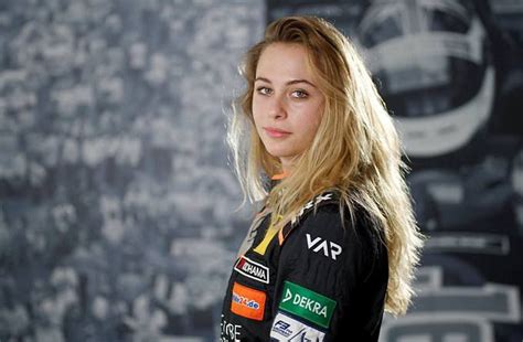 Fia Over Gecrashte Toestand Sophia Flörsch Tijdens F3 Macau World Cup