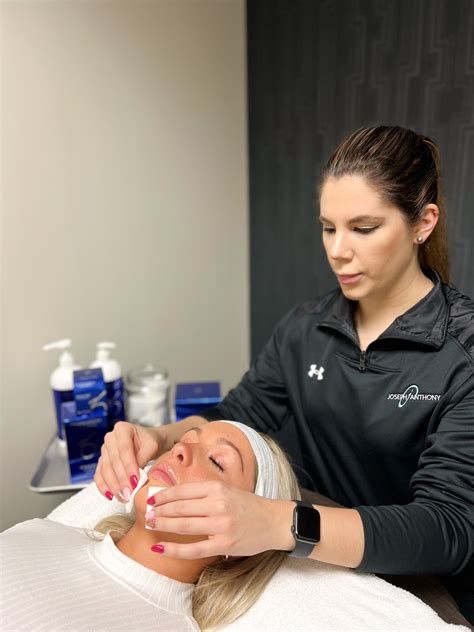 Joseph Anthony – Retreat Spa & Salon