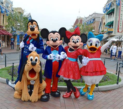 Disneyland Resort Your Favorite Disney Pals Are All Dressed Up