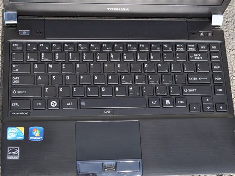 Toshiba Laptop Keyboard Without Numeric Keypad लैपटॉप कीबोर्ड S And S