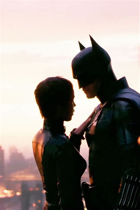 The Batman 2022 With Catwoman In 2022 Batman And Catwoman Batman